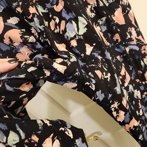 Sweaty Betty Power full length leggings size med pink texture camo print 26in - Picture 5 of 7